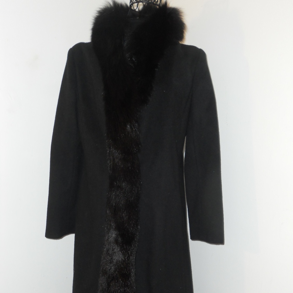 ELEGANT FASHIONS NEW YORK BLACK COAT SIZE SMALL